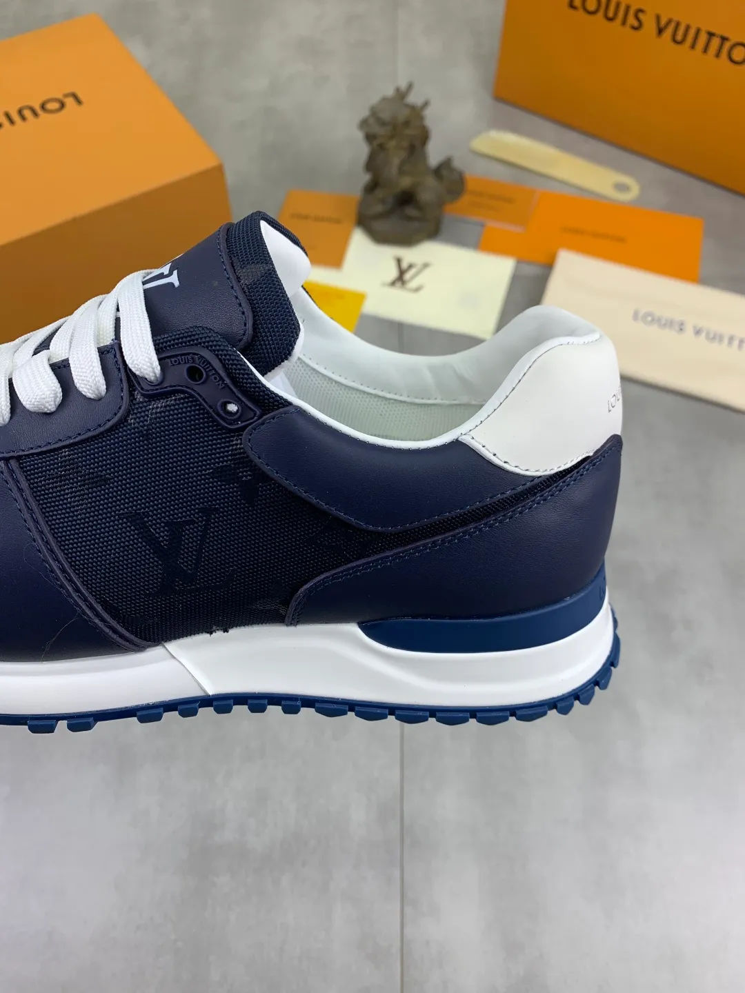 Men's men's shoes P680 new style 💶[LOUIS VUITTON] (original order) new style 🍀LV Louis Vuitton * - top version of LV classic trendy shoes! Use imported original cowhide and water-dyed cowhide lining. The latest original wear-resistant TPU combination outsole! High quality products! Multiple colors available, code number: 39-45 (46 customized)